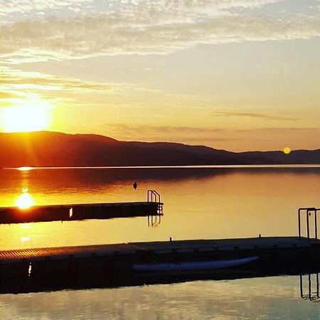 Beautiful Stacaravan In Tuoro Sul Trasimeno别墅 外观 照片